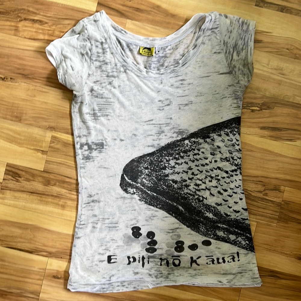Kealopiko used small women shirt